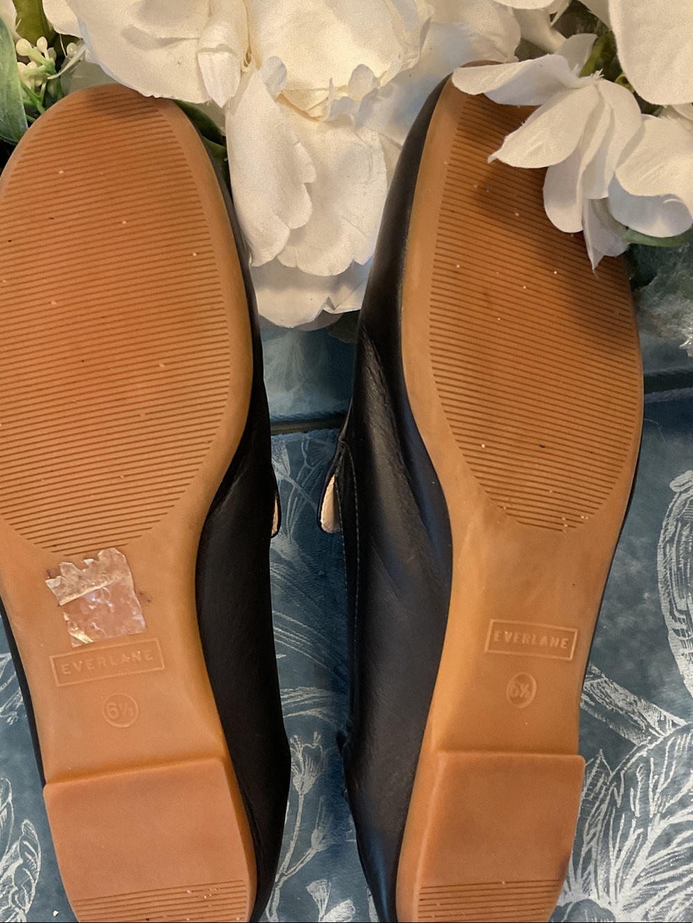 Everlane Black Leather Elastic-Back Slip-On Loafers - Picture 6 of 7